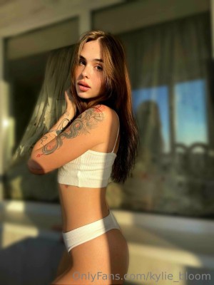 Kylie Bloom Photo #51