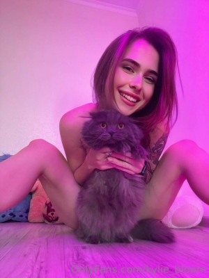 Kylie Bloom Photo #91