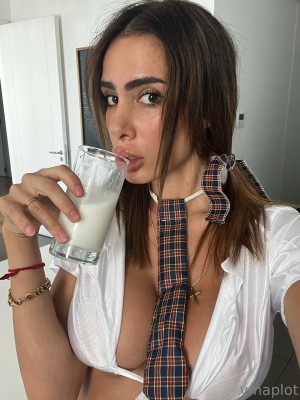 Victoria Maplot Photo #49