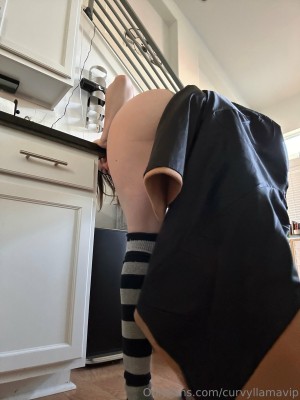 Curvyllama Photo #25