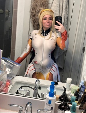 Curvyllama Photo #54