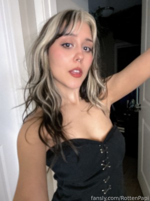 Rottenpapi Photo #113