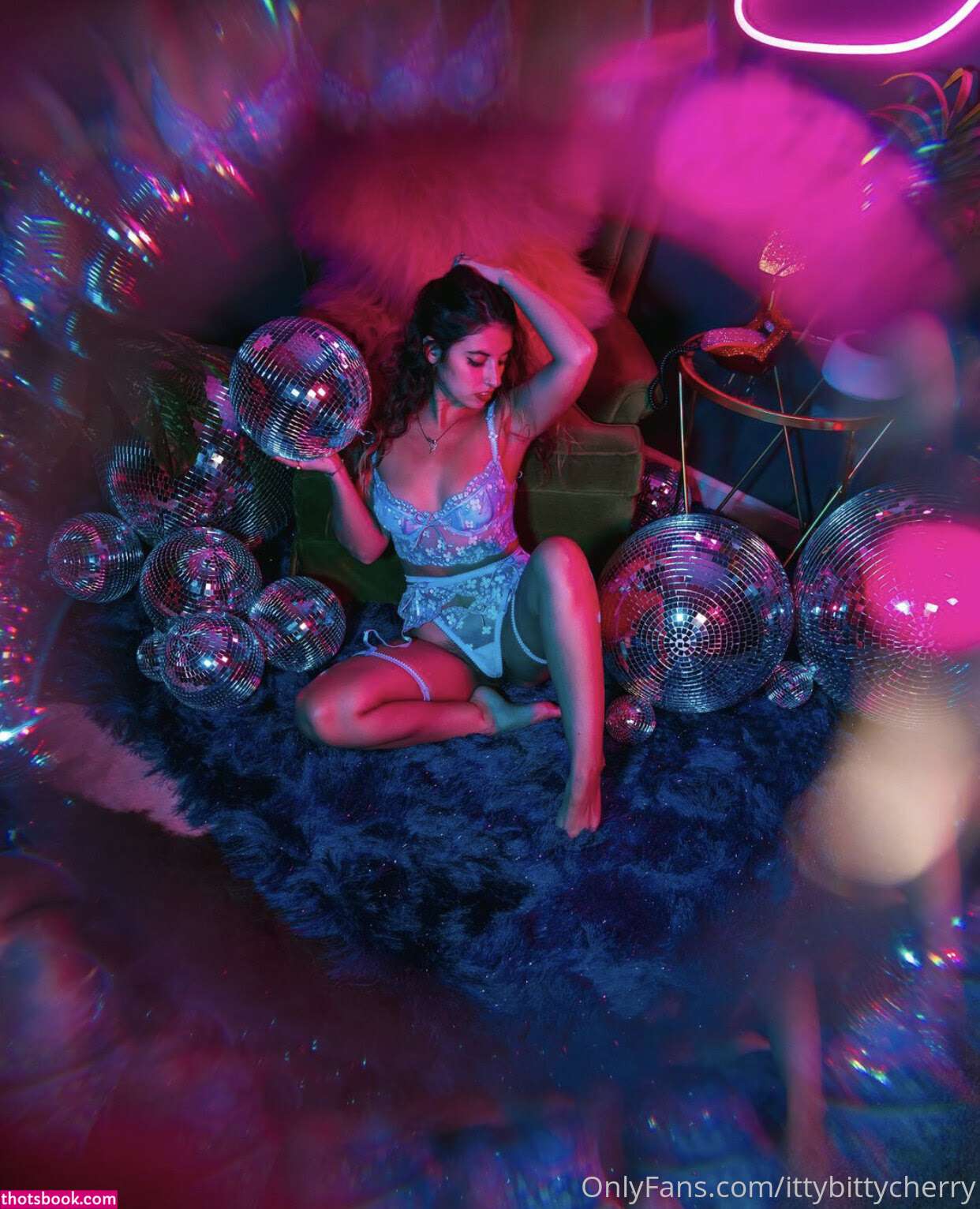 ittybittycherry Photo #25