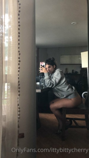 ittybittycherry Photo #19