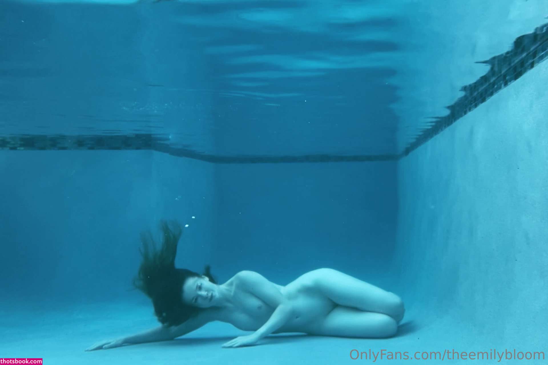 Emily Bloom Photo #1039