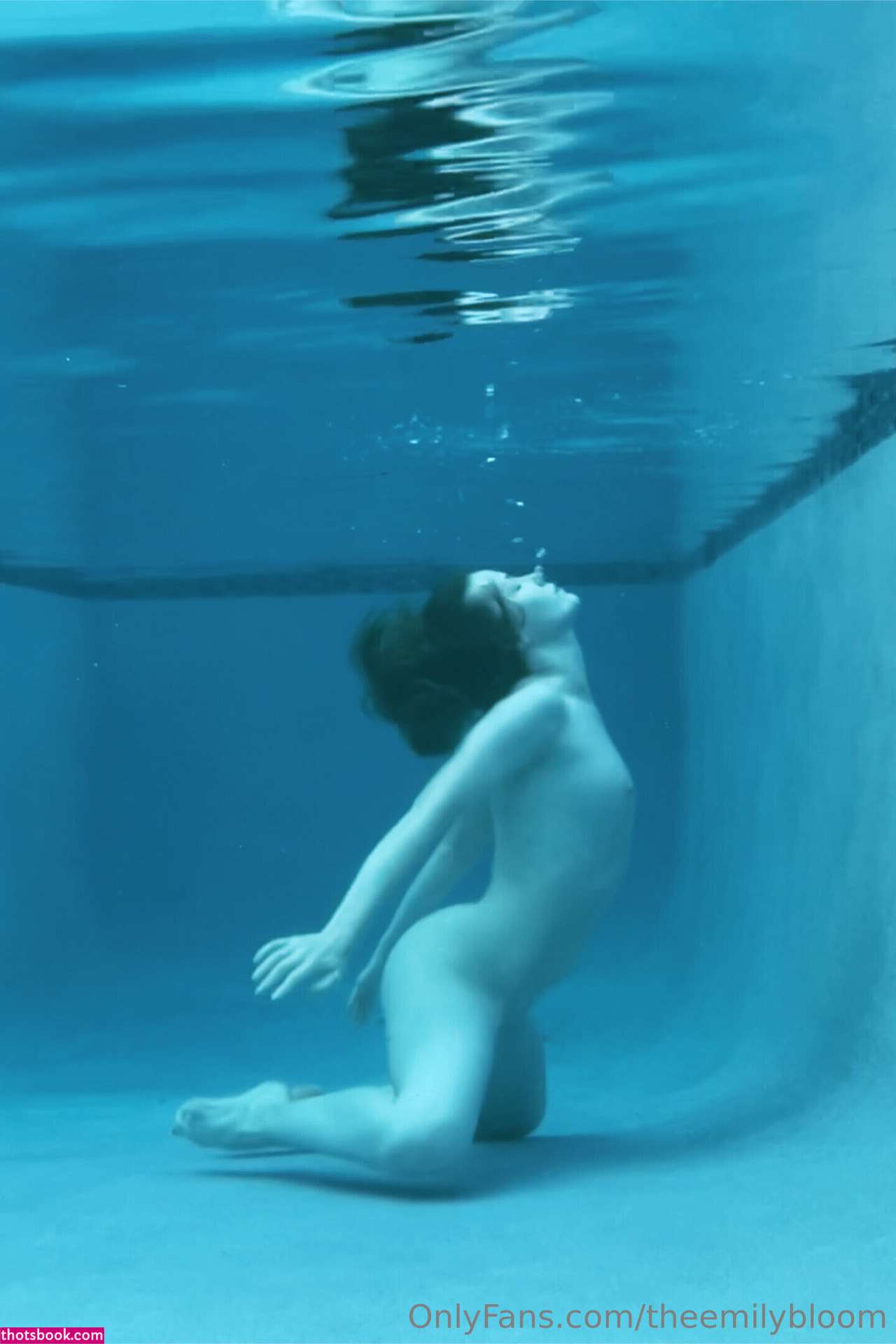 Emily Bloom Photo #1042