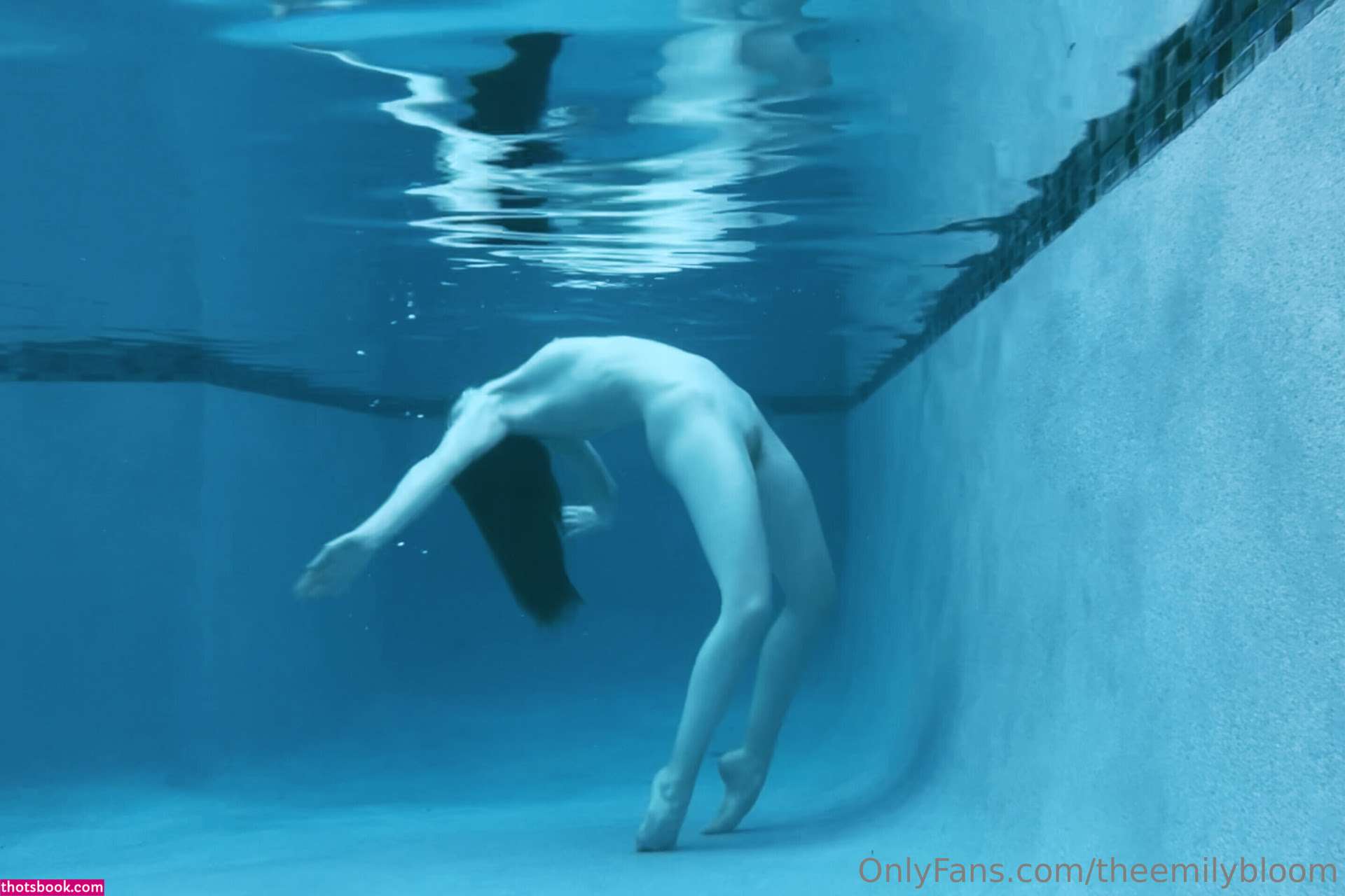 Emily Bloom Photo #1048