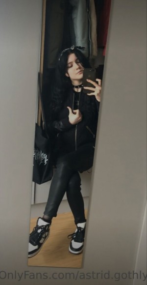 Astrid Gothly Photo #52