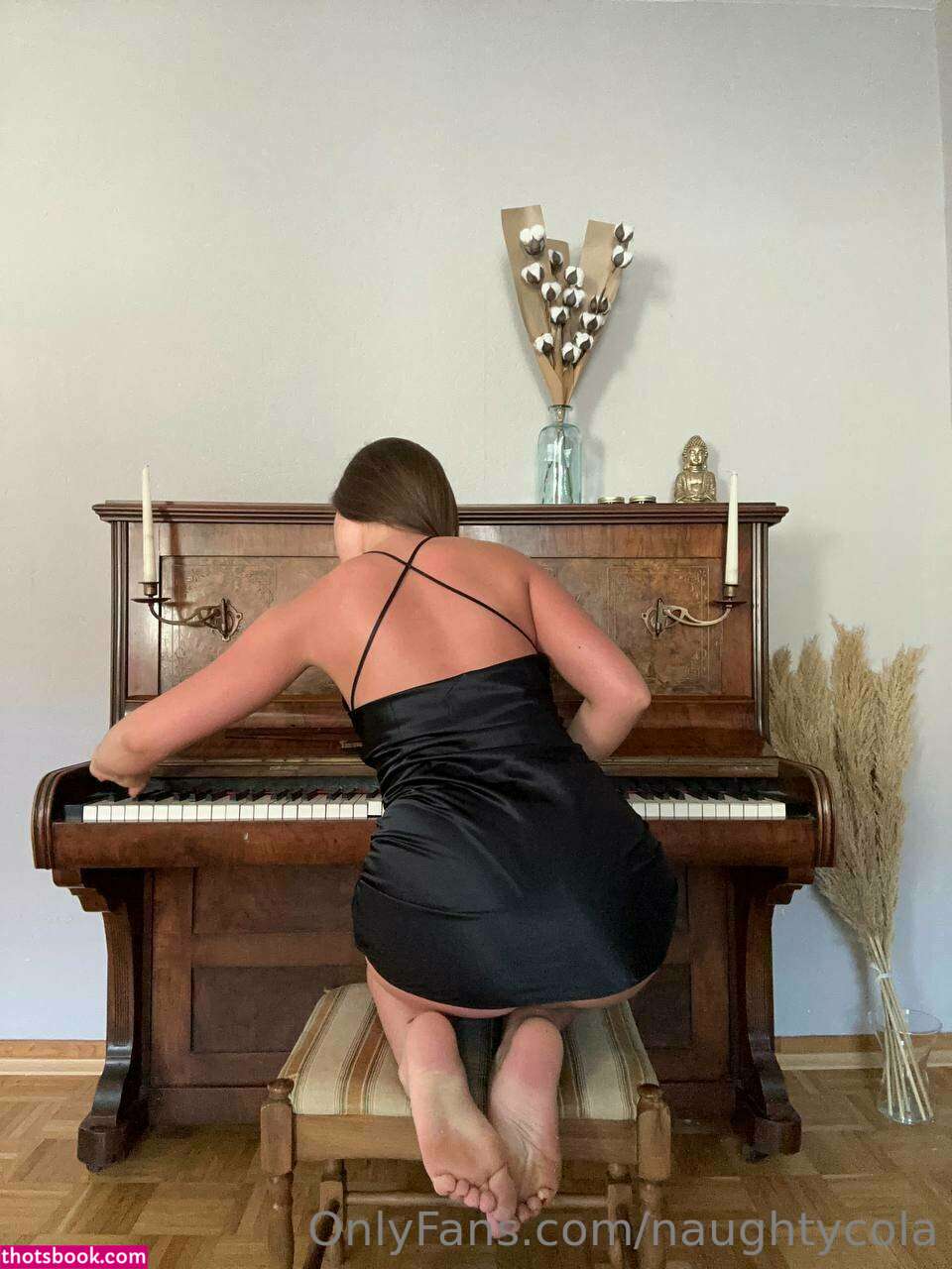 Naughtycola Photo #34