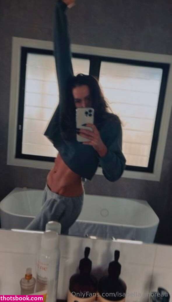 Isabella Moreau Photo #14