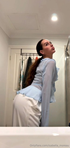 Isabella Moreau Photo #16