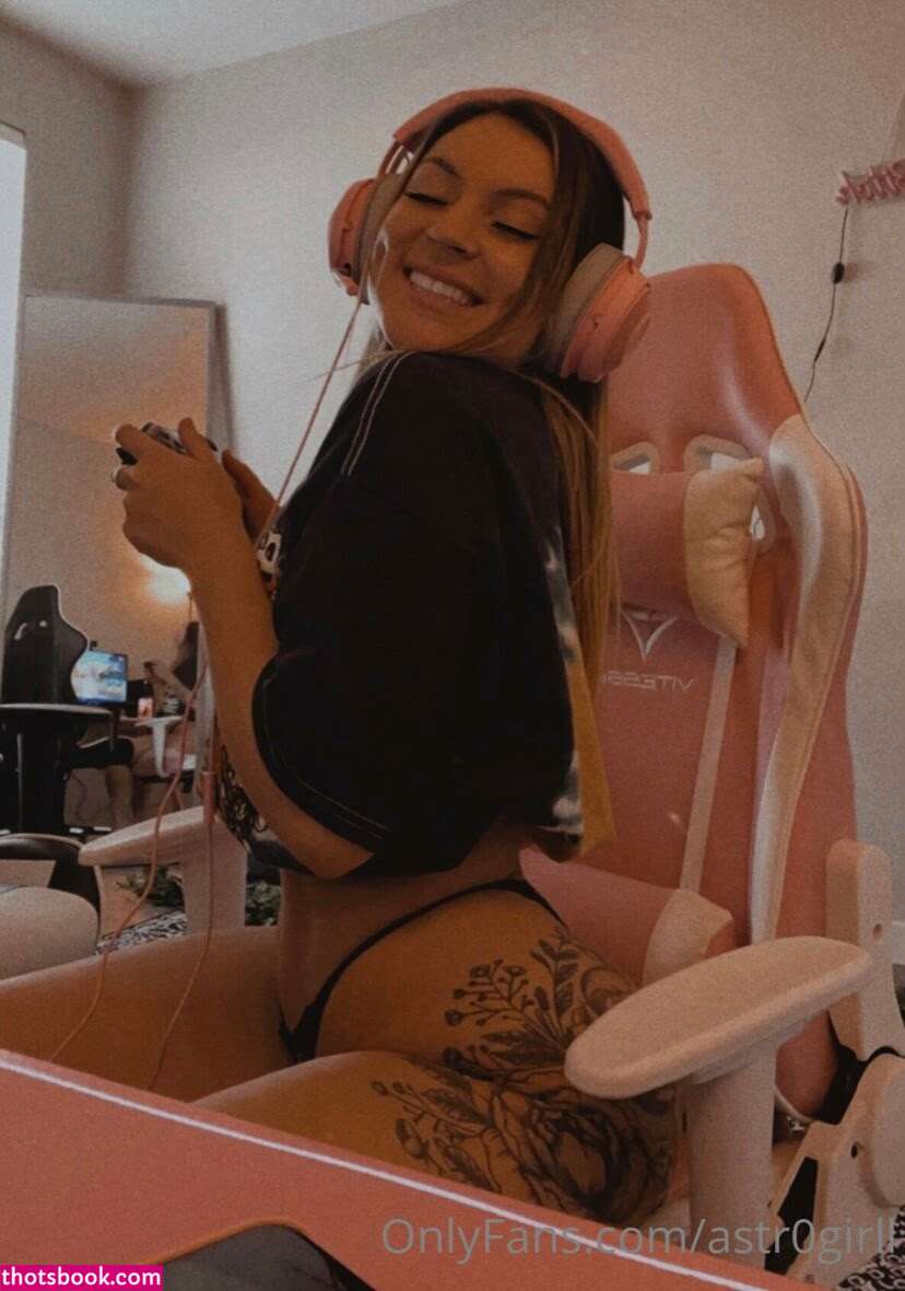 Astr0girll Photo #18