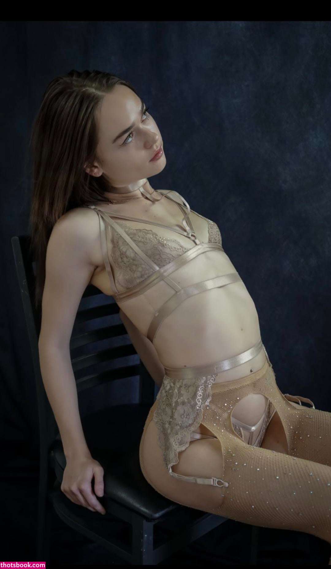 Kenna Bates Photo #26