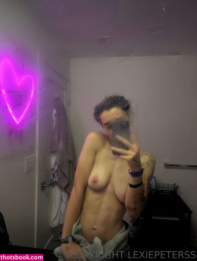 Lexiepeterss Photo #8