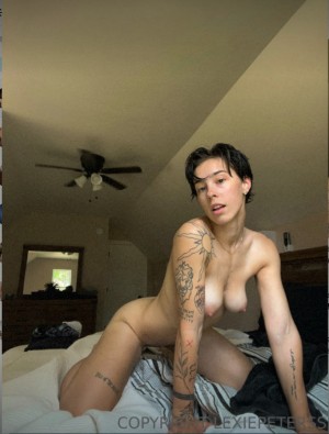 Lexiepeterss Photo #11