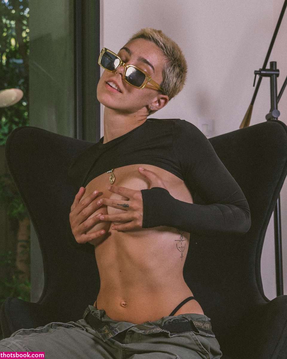 Lexiepeterss Photo #22