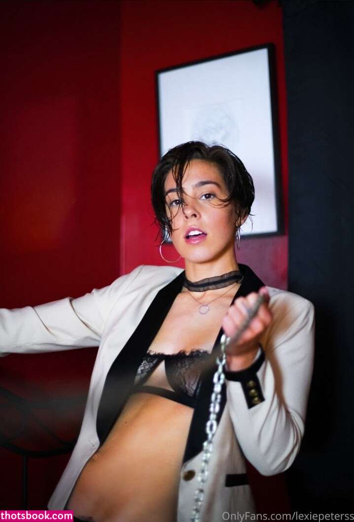 Lexiepeterss Photo #31