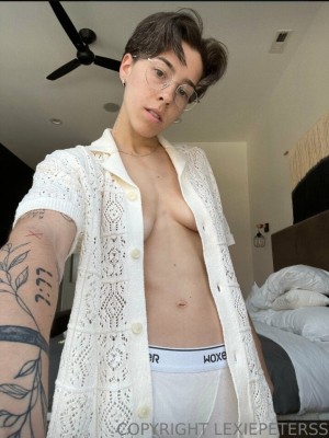 Lexiepeterss Photo #34