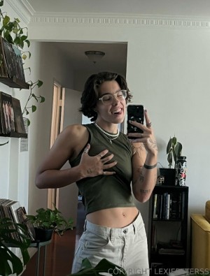 Lexiepeterss Photo #36