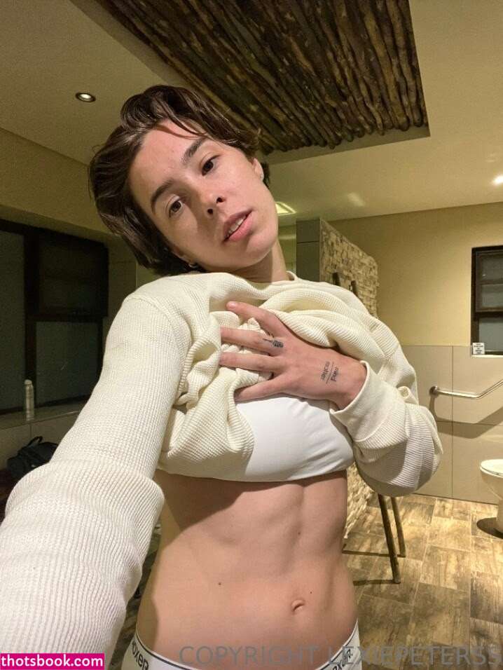 Lexiepeterss Photo #41