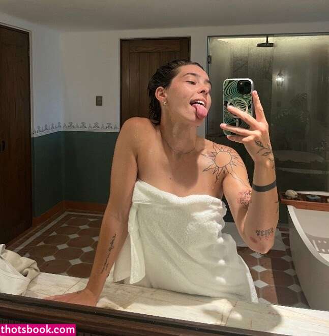 Lexiepeterss Photo #56