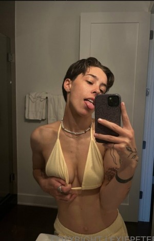 Lexiepeterss Photo #55
