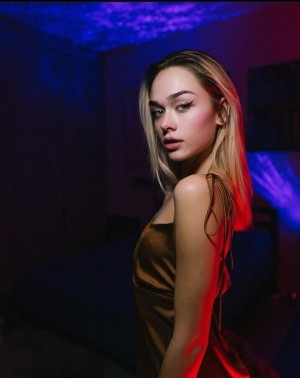 Kenna Bates Photo #175