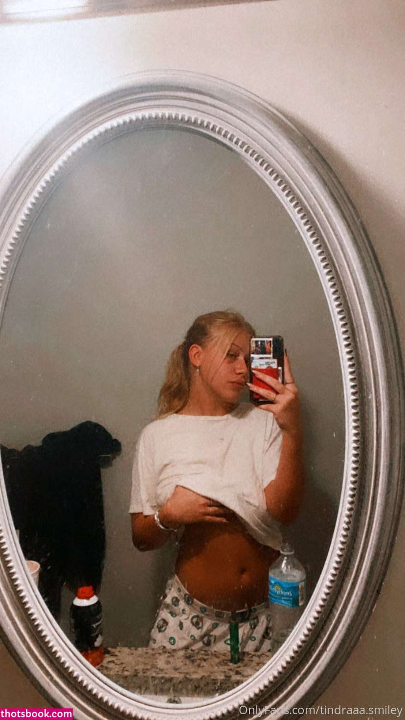 Tindrasmiley Photo #4