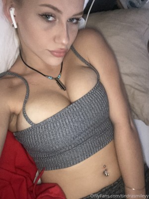 Tindrasmiley Photo #34