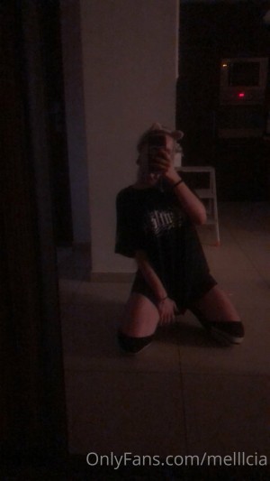 melllcia Photo #16