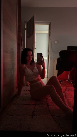 Herminoyou Photo #26