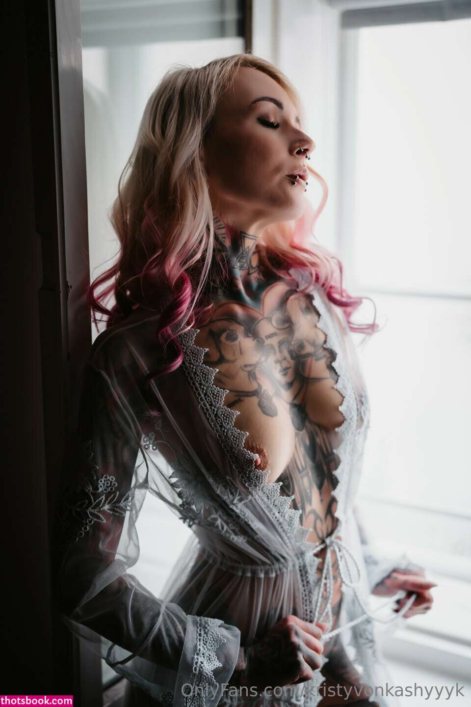 Kristy Von Kashyyyk Photo #25