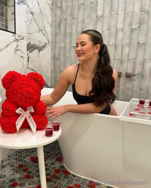 Desirae Elizabeth Post #13