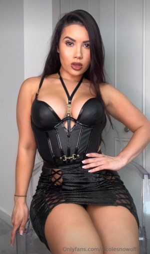 Holistic Nicole Photo #53