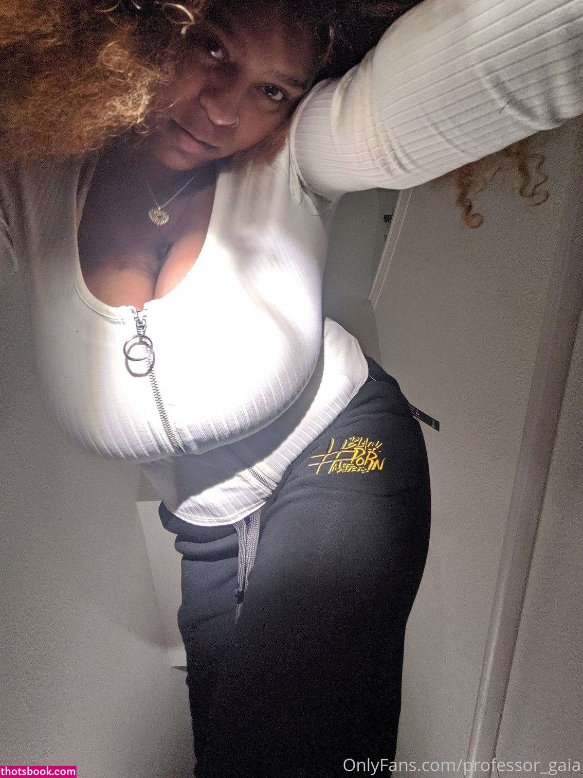 Professor Gaia Photo #16