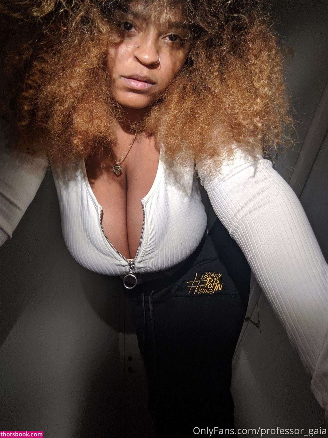 Professor Gaia Photo #25