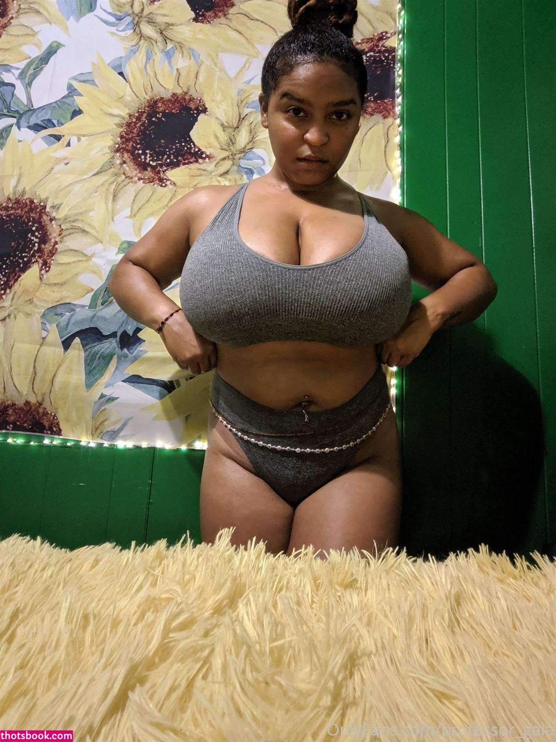 Professor Gaia Photo #91