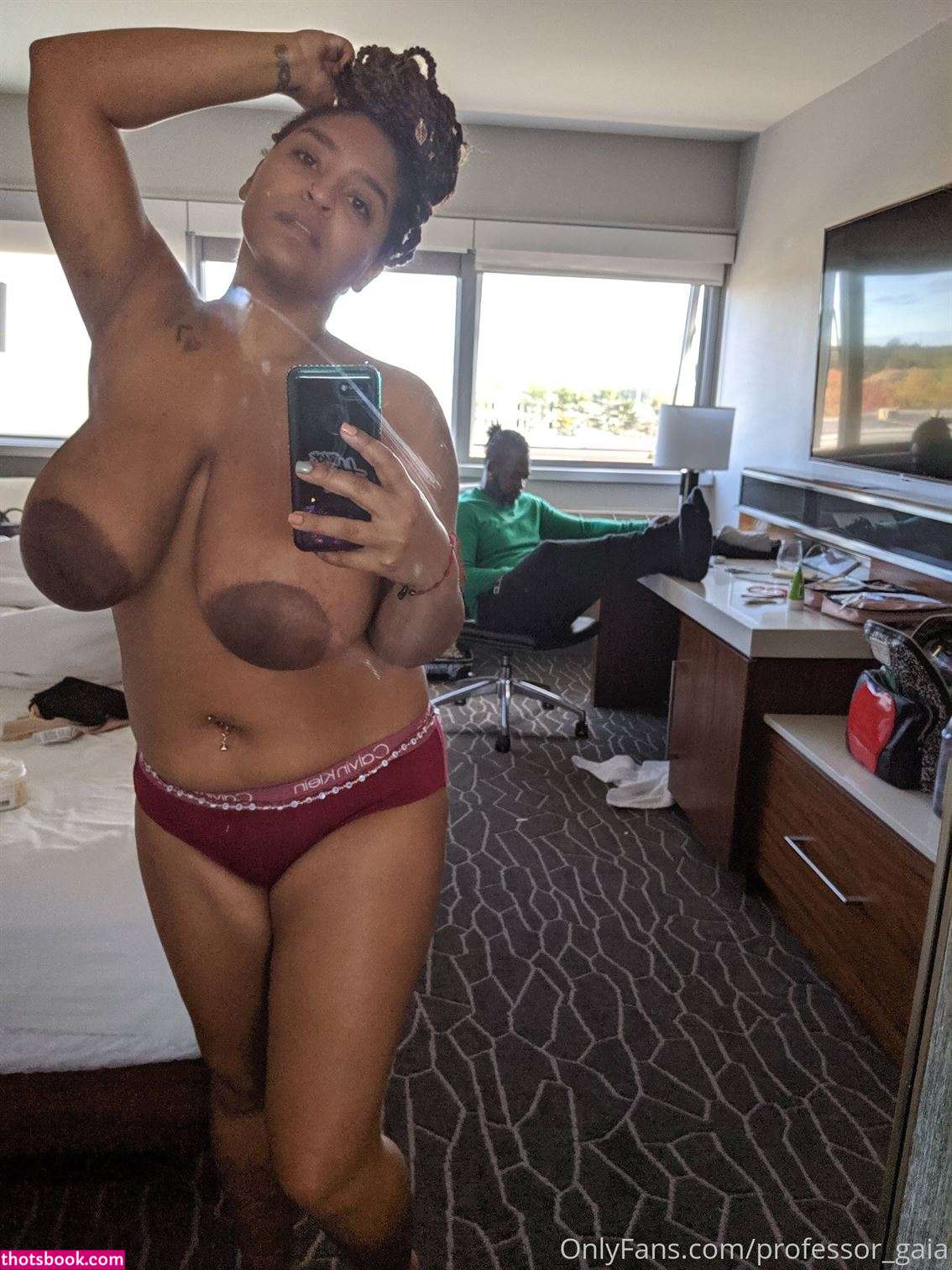 Professor Gaia Photo #123