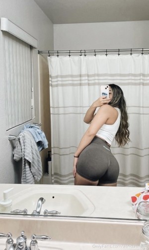 Lori Tungpalan Photo #5