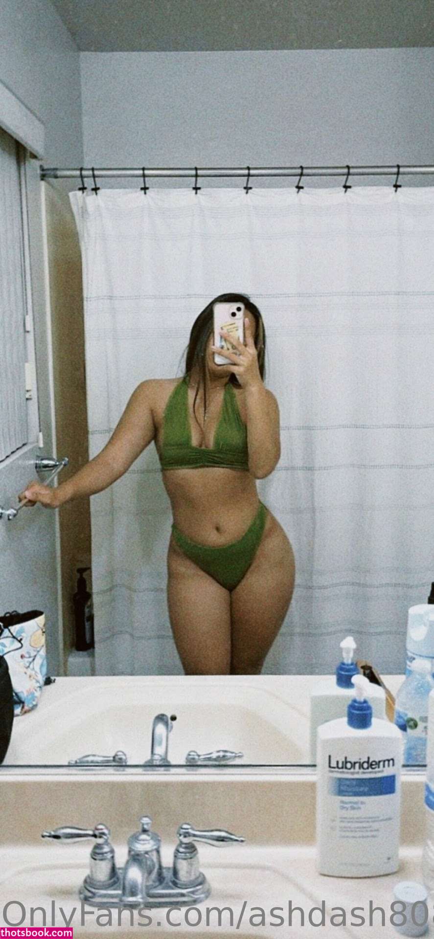 Lori Tungpalan Photo #15