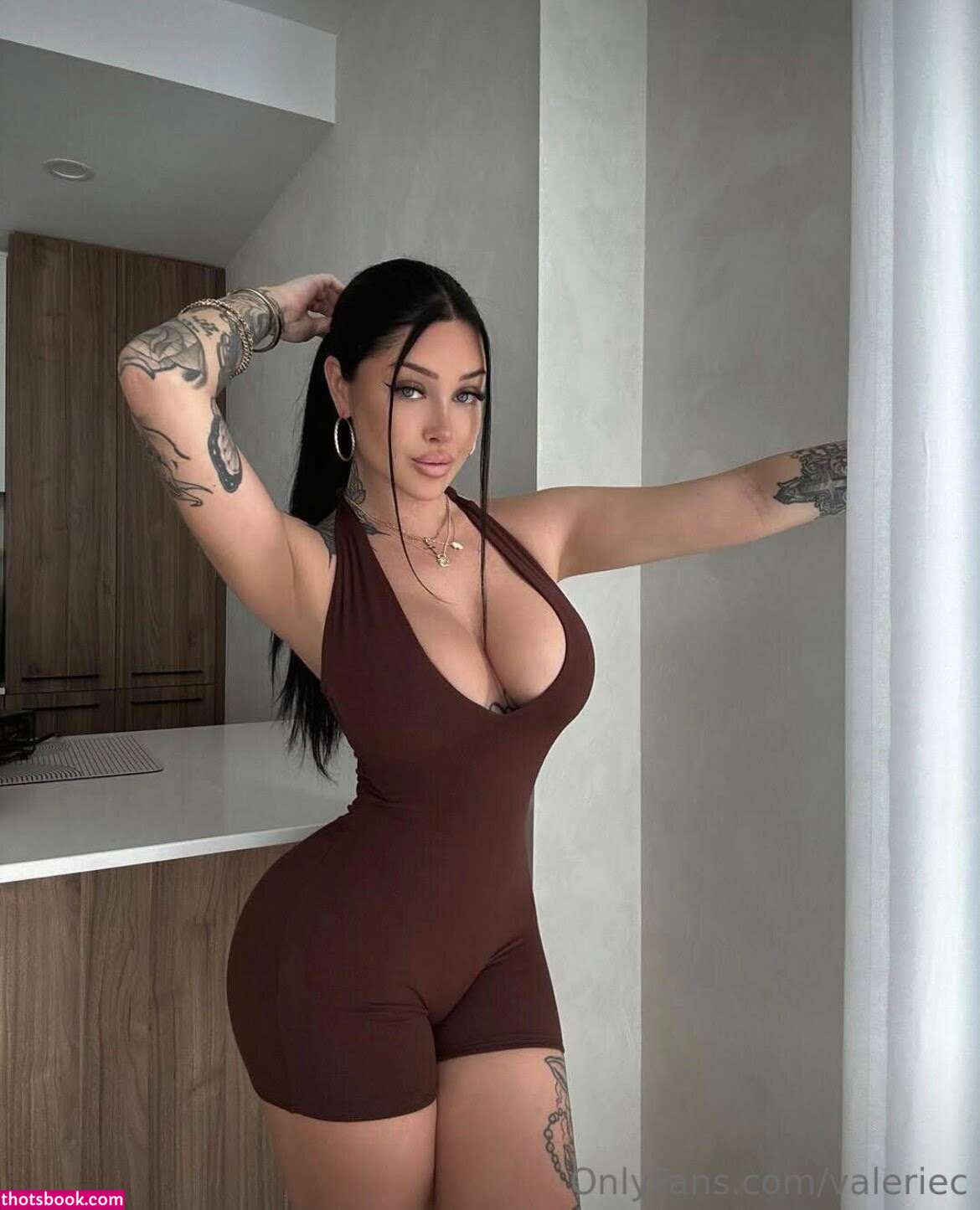 Valerie Cossette Photo #6