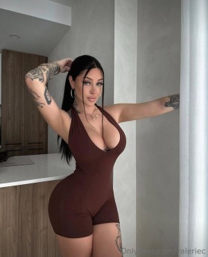 Valerie Cossette Photo #6