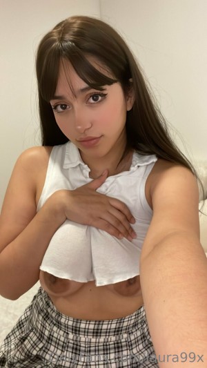 Soylaura33 Photo #96