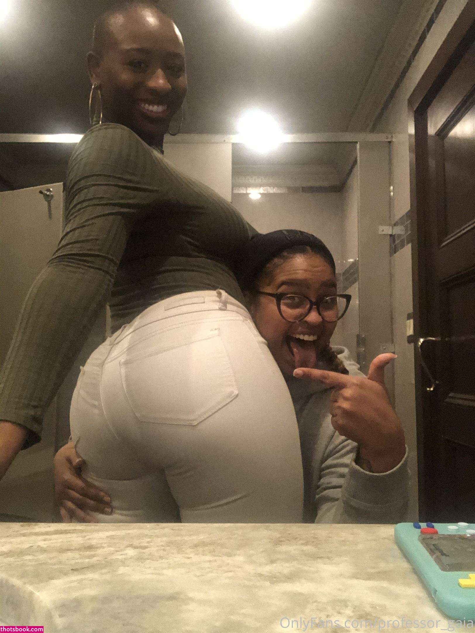 Professor Gaia Photo #144