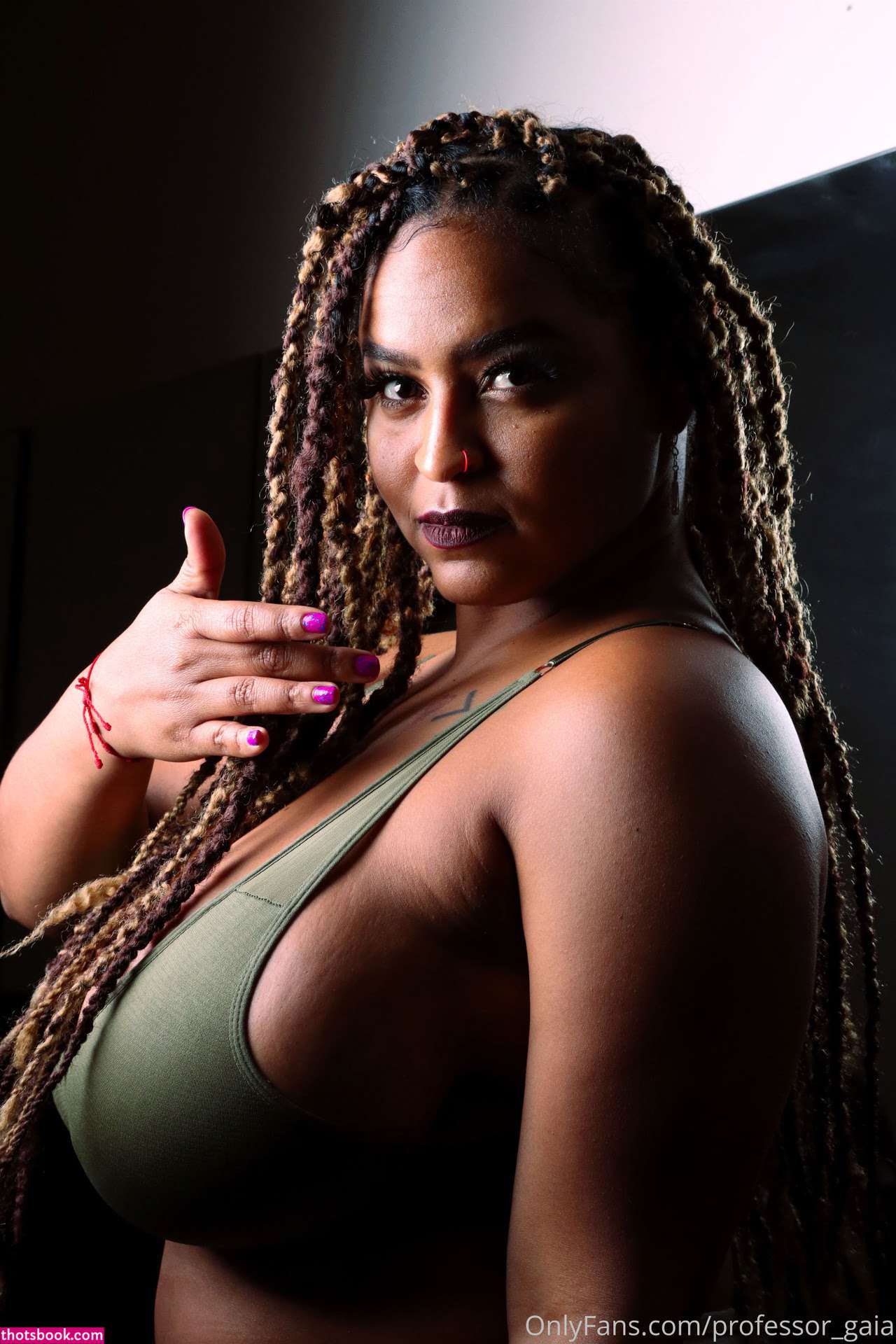 Professor Gaia Photo #194