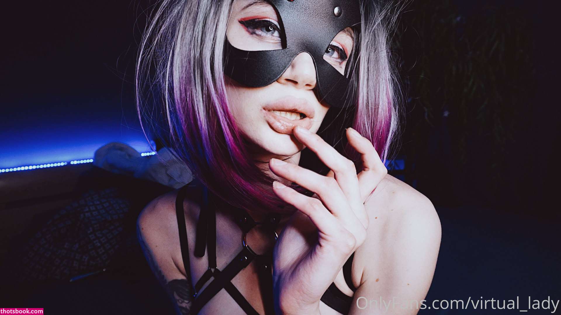 Virtual Lady Photo #108