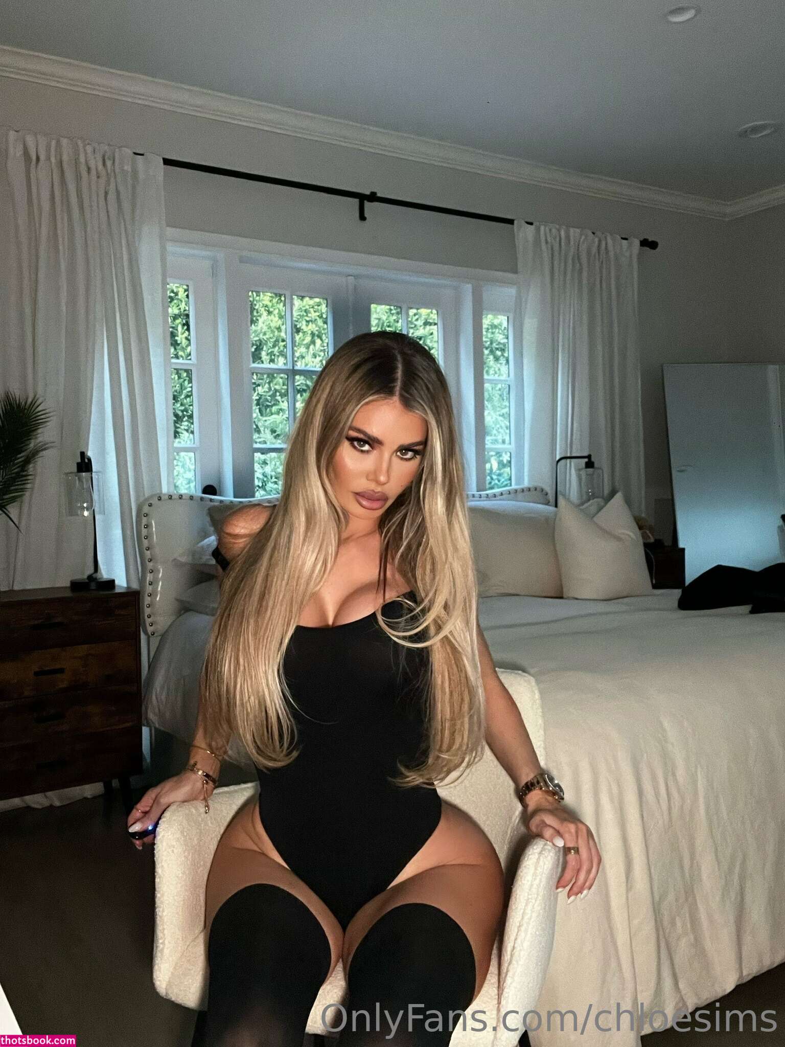 Chloe Sims Photo #12