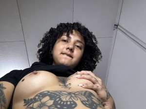 Kembly Guerrero Photo #16