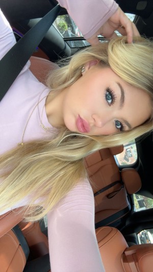 Hailey Sigmond Photo #41