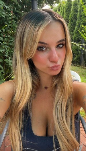 Kaitlyn Krems Photo #638